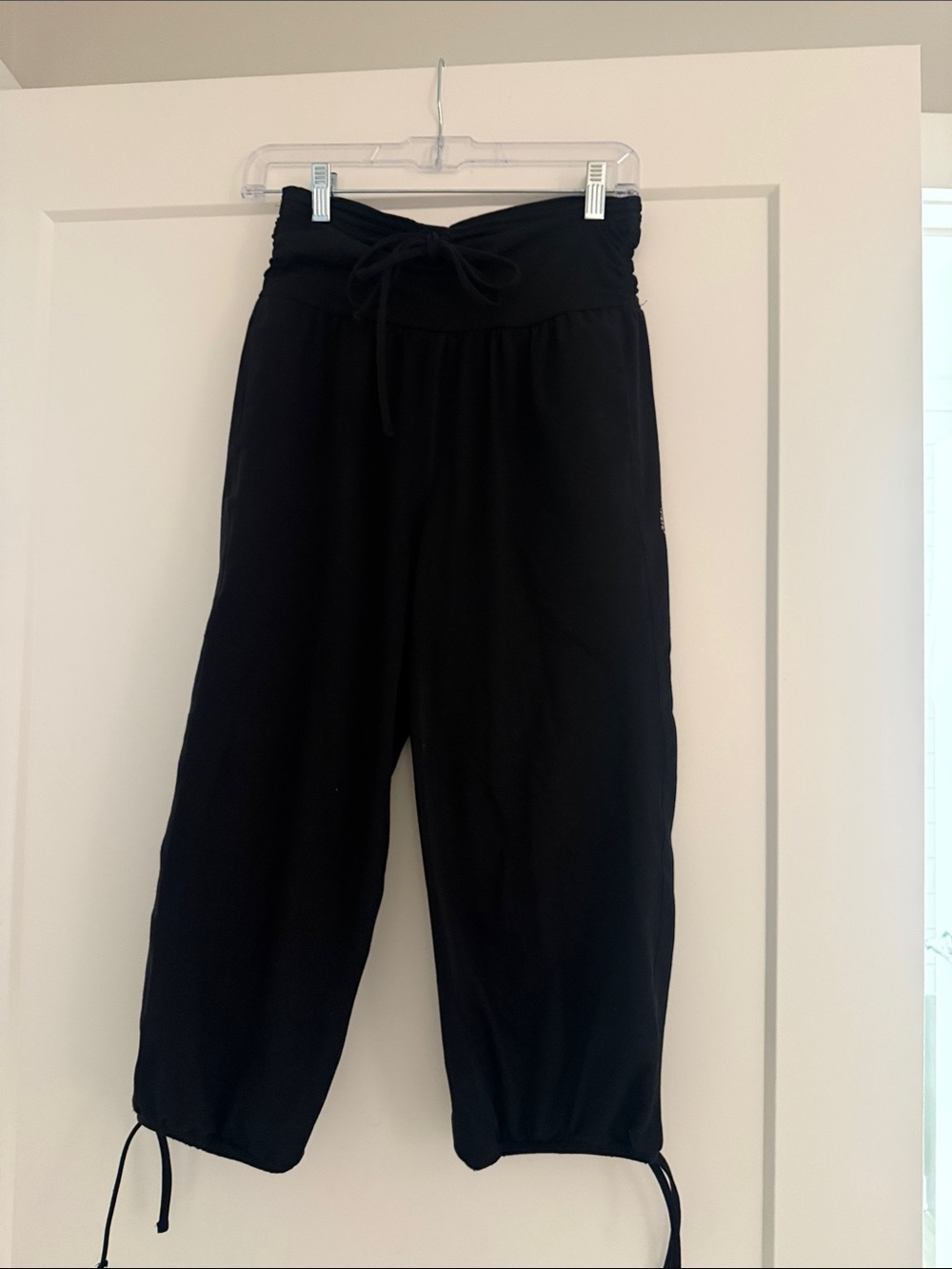 FREE PEOPLE Black Drawstring Waist Crop Pants